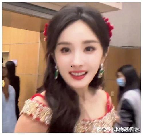 娱乐圈吃瓜爆料背景图女,揭秘吃瓜爆料背后的女生传奇